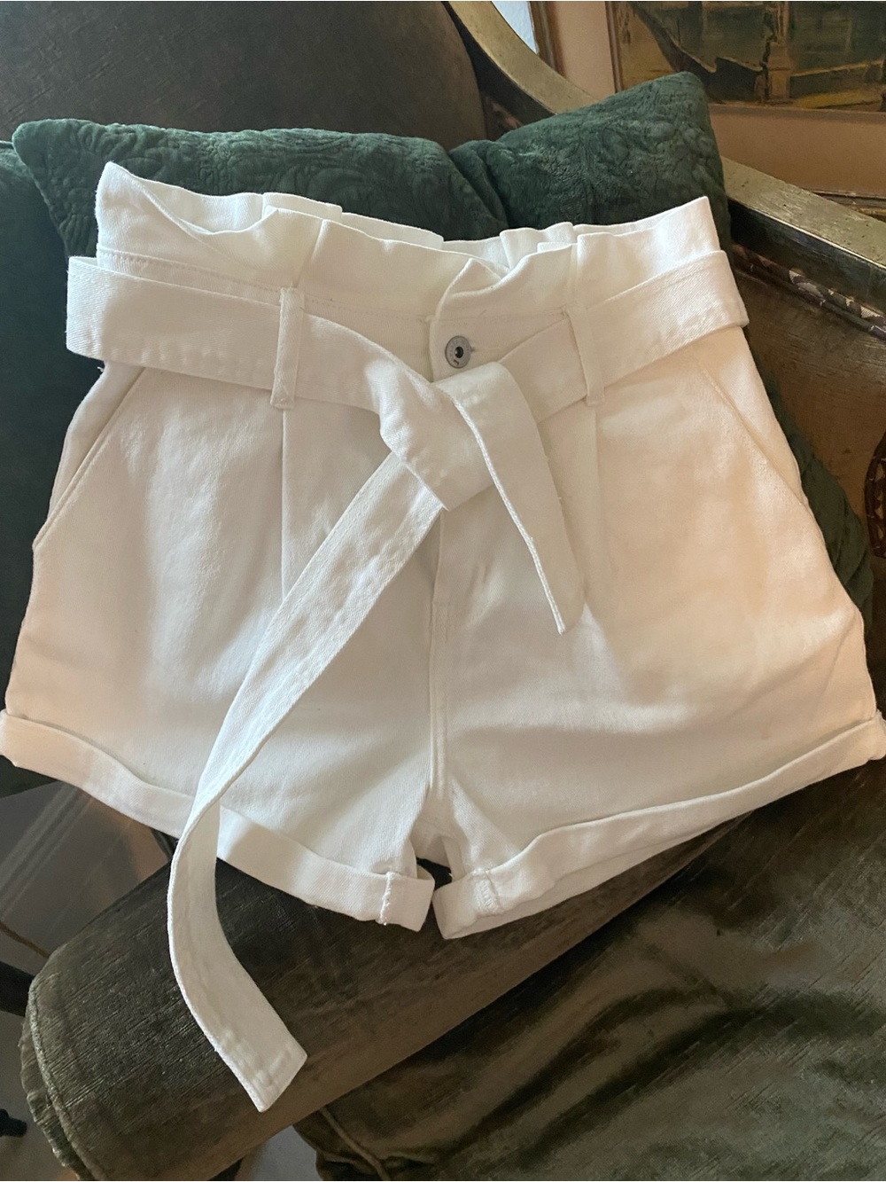 Chelsea&Violet” Classy High-Waist Off White Belted Heavy Denim Women’s Shorts 27